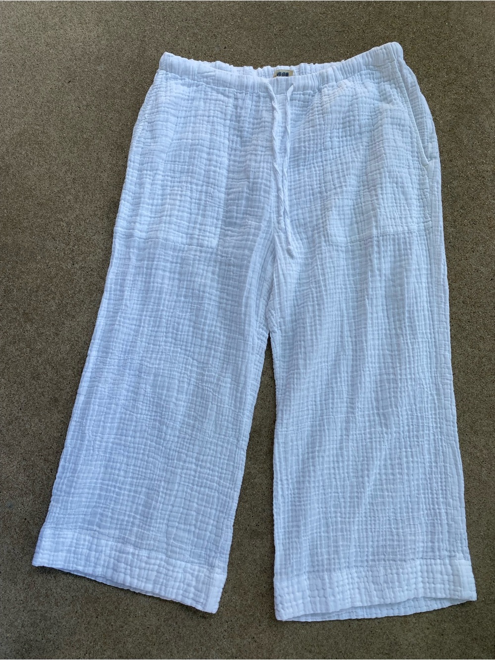 Faherty White Gauze Wide-Leg Cropped Pants